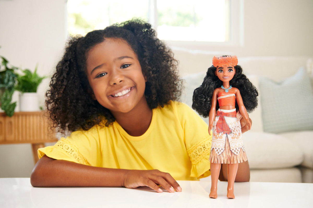 Disney Princess Moana 11 inch Fashion Doll with Brown Hair, Brown Eyes & Hair Accessory, Sparkling Look